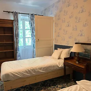 Mini-hôtel 1560- Domaine Des Cinq Jardins- A Magical&authentic Mansion, Fuveau
